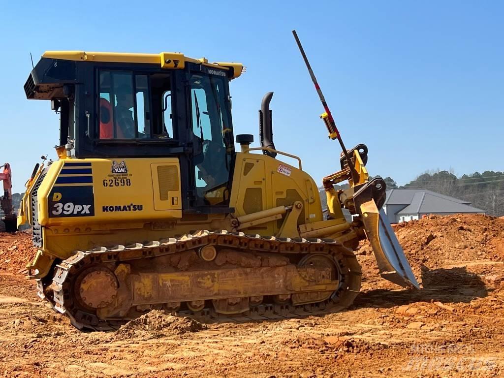 Komatsu D39px-24 Гусеничні бульдозери