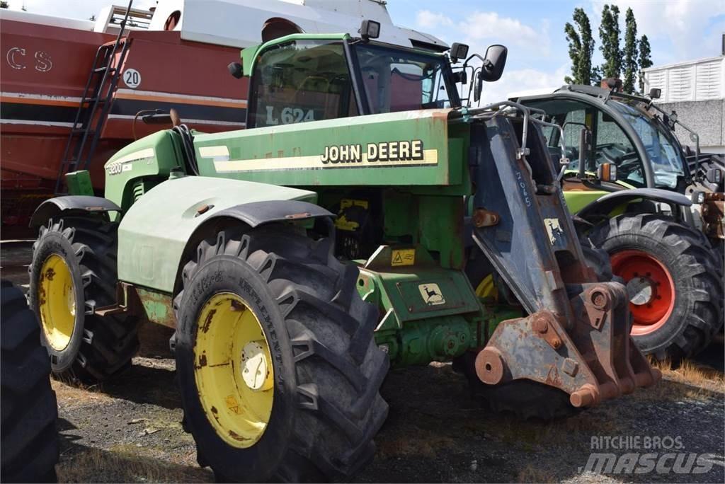 John Deere 3200 Телескопічні підйомники