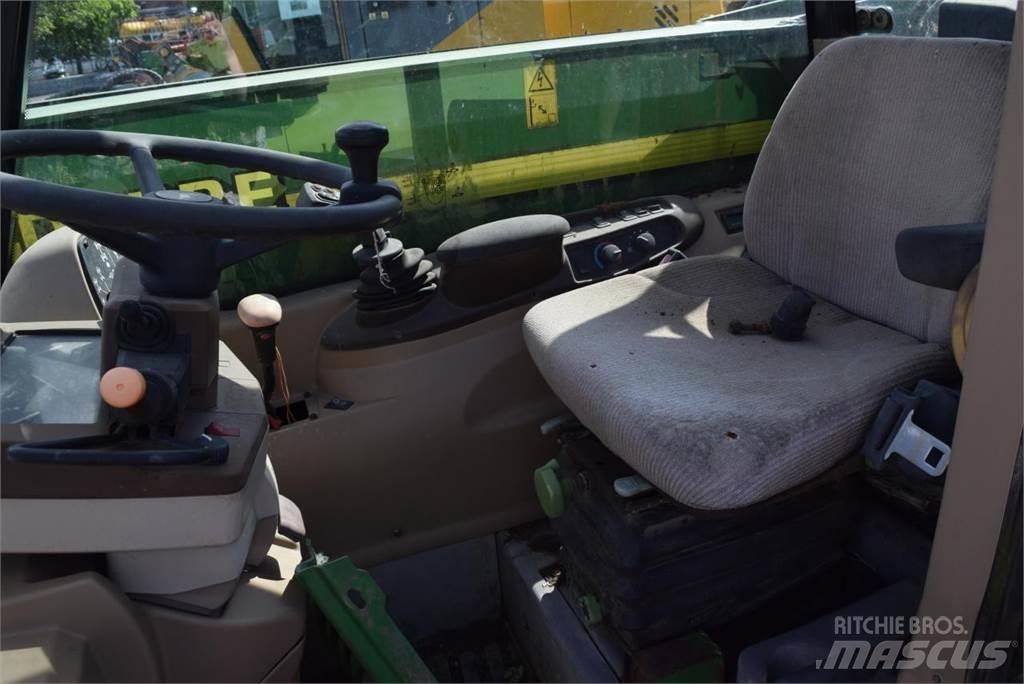 John Deere 3200 Телескопічні підйомники