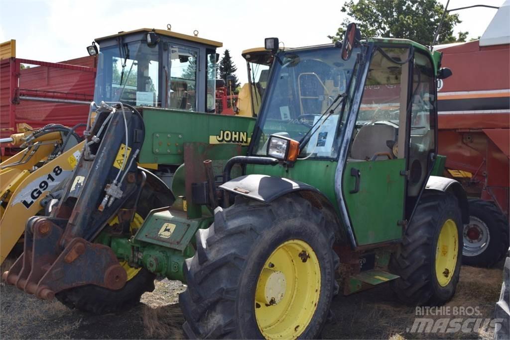 John Deere 3200 Телескопічні підйомники