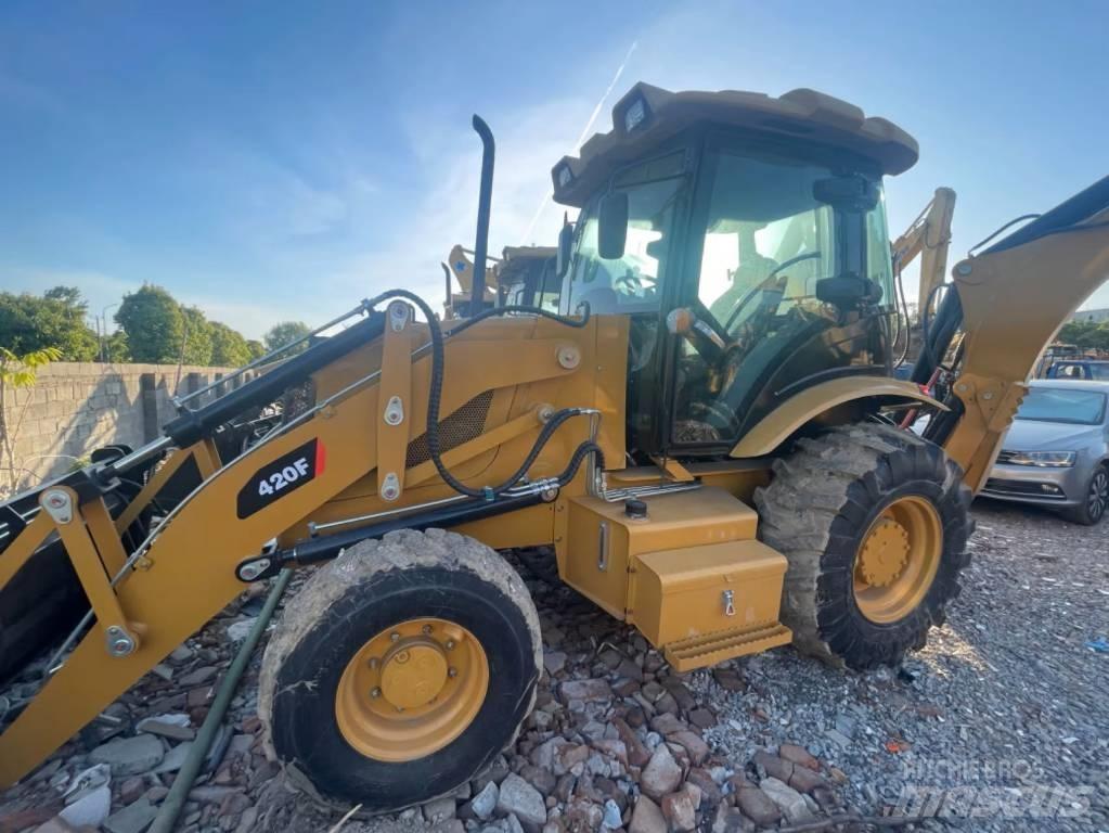 CAT 420f Екскаватори-навантажувачі