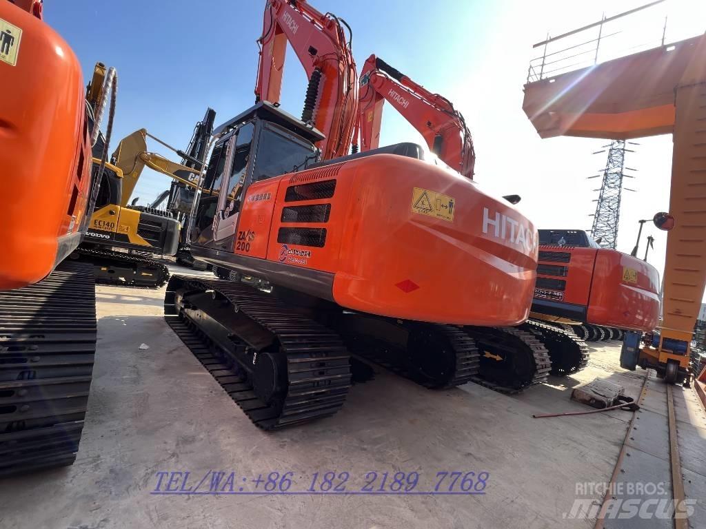 Hitachi ZX 200 Гусеничні екскаватори