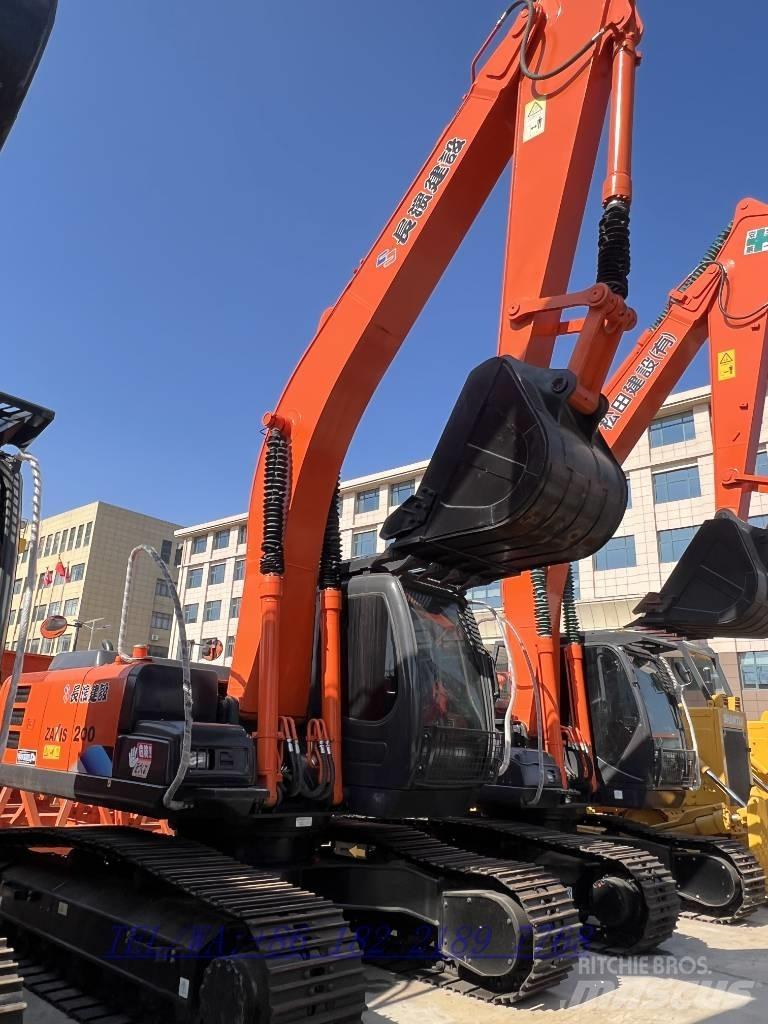 Hitachi ZX 200 Гусеничні екскаватори