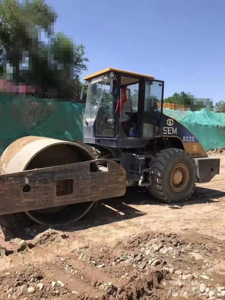 SEM 8220 compactor Грунтові котки