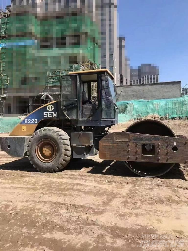 SEM 8220 compactor Грунтові котки
