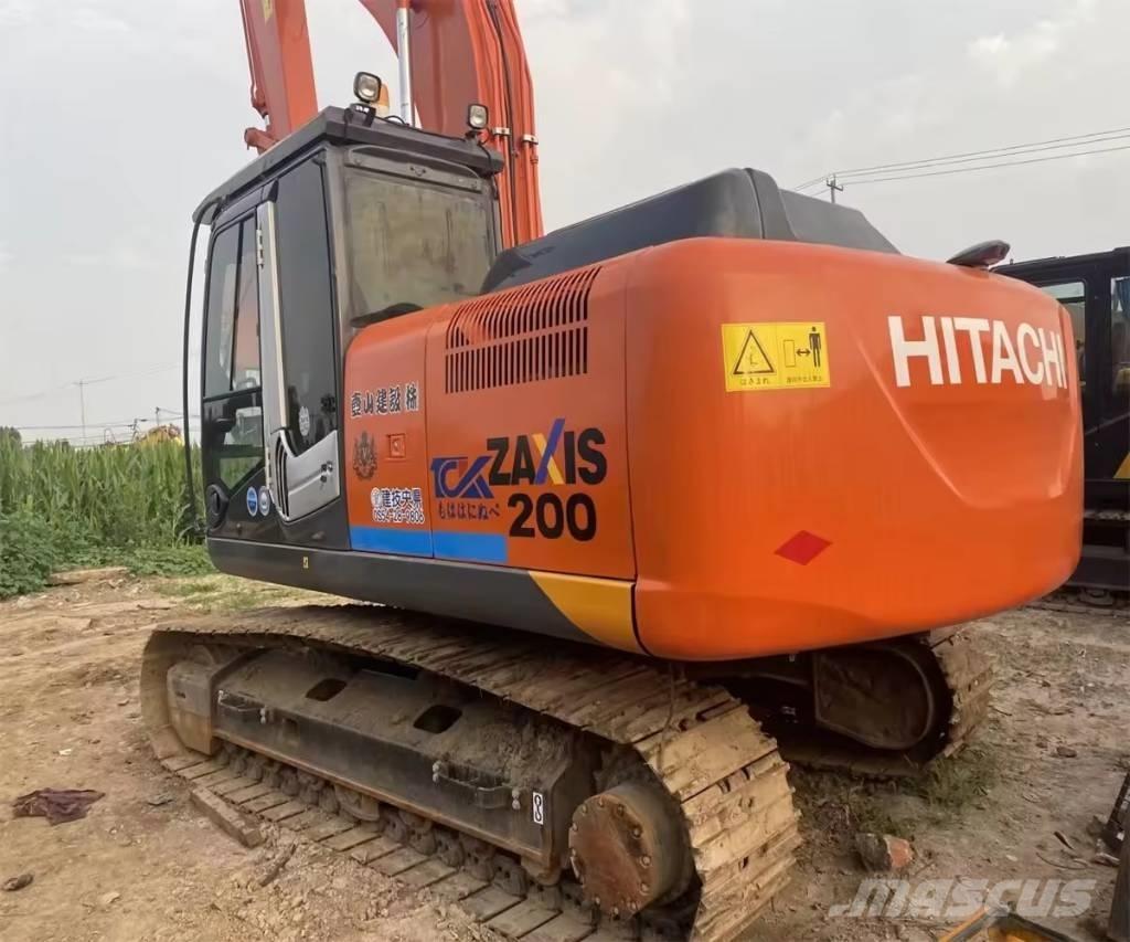 Hitachi ZX 200 Гусеничні екскаватори