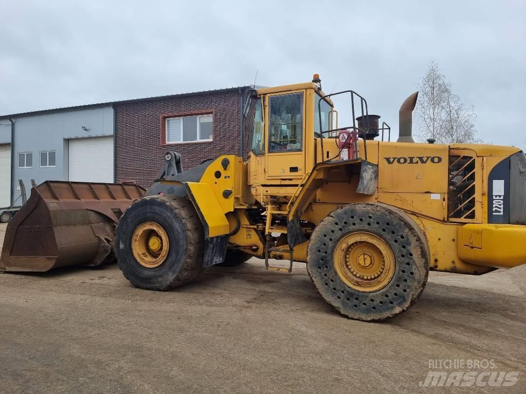Volvo L 220 E Фронтальні навантажувачі