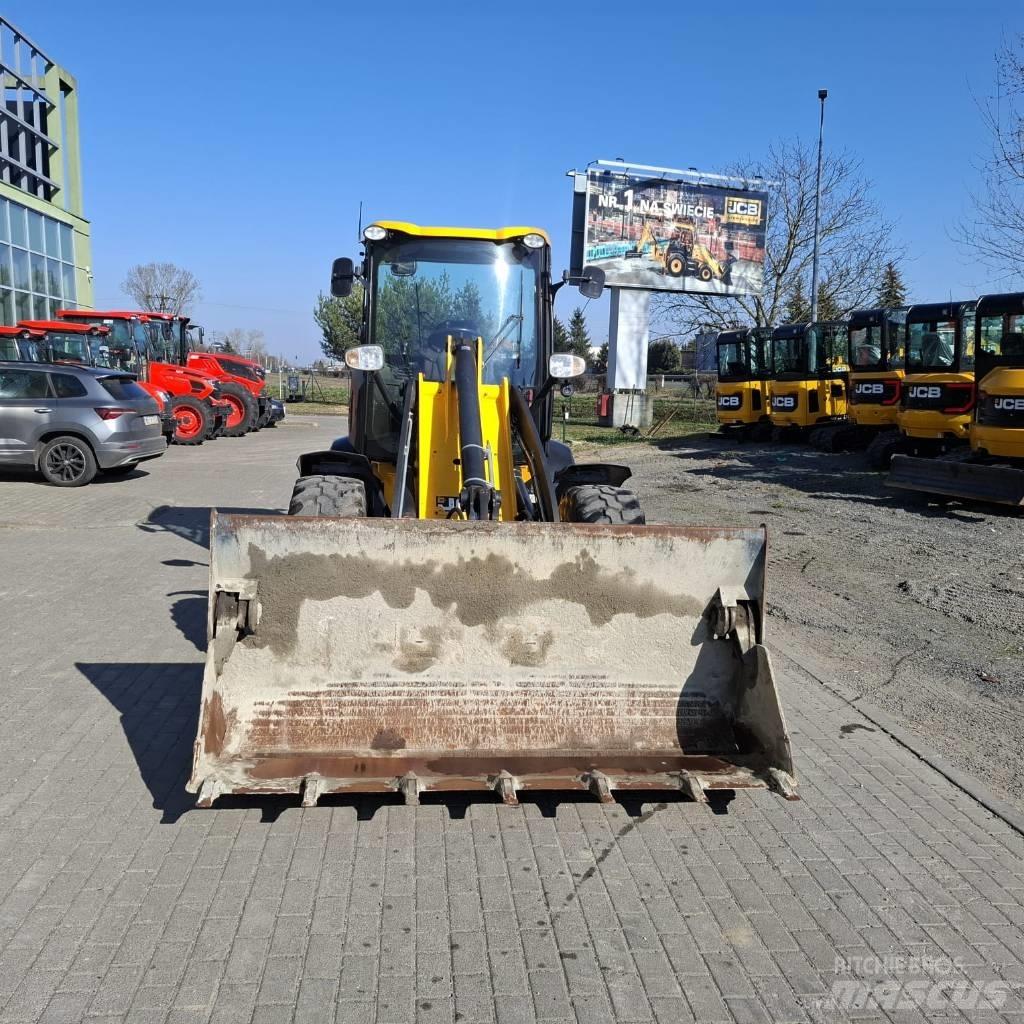 JCB 409 Фронтальні навантажувачі