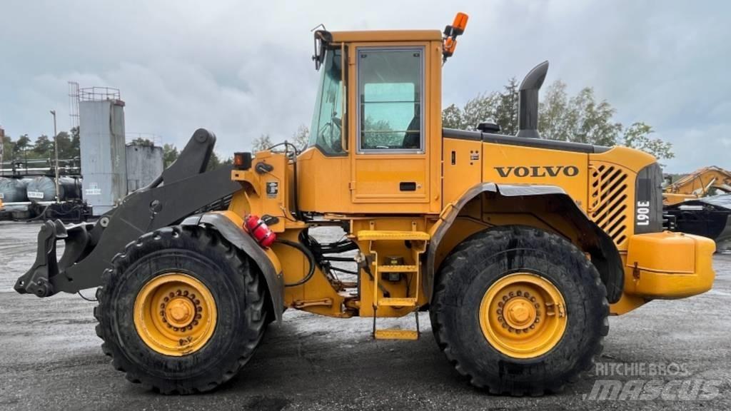 Volvo L 90 E Фронтальні навантажувачі