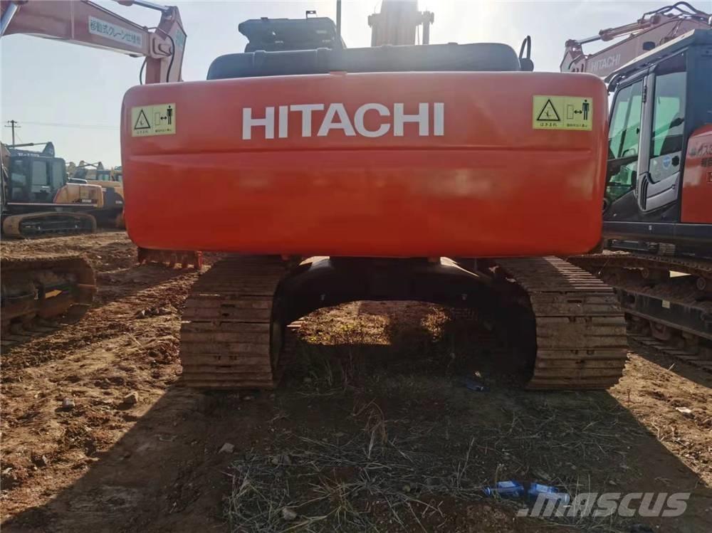 Hitachi ZX210 Гусеничні екскаватори