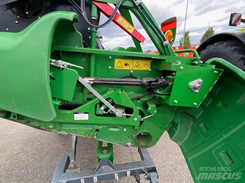 John Deere T 670 i Зернозбиральні комбайни