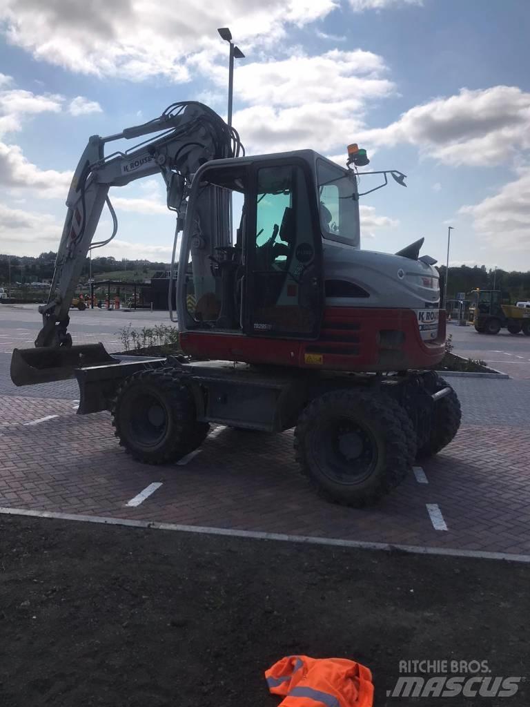 Takeuchi TB295W Колісні екскаватори