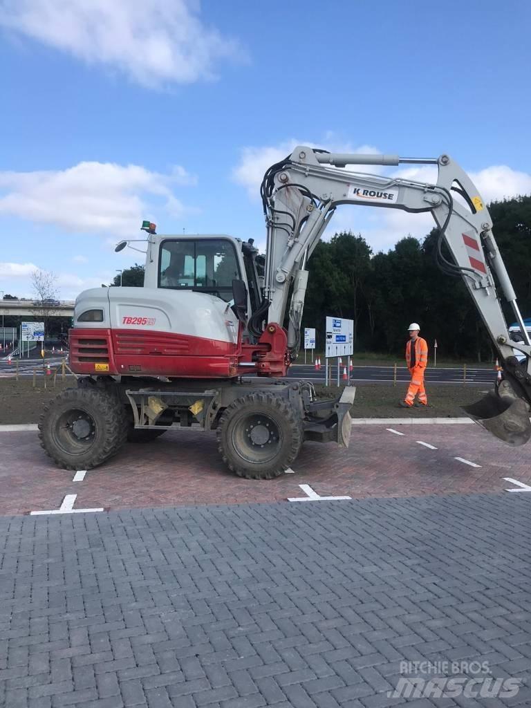 Takeuchi TB295W Колісні екскаватори