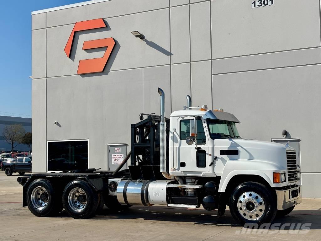 Mack CHU 613 Евакуатори