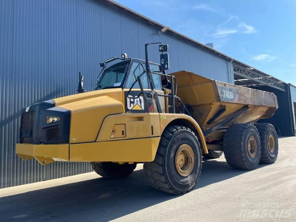 CAT 740B Зчленовані самоскиди