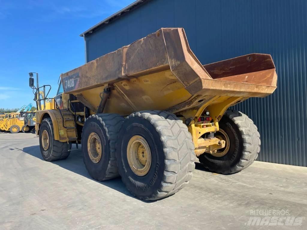 CAT 740B Зчленовані самоскиди