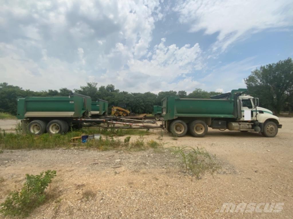 Mack Granite CV 713 Самоскиди