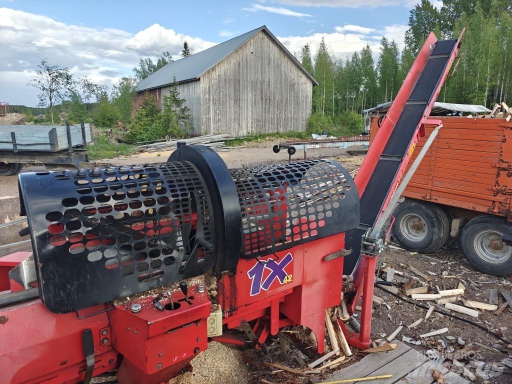 Hakki Pilke 1X42 Дровоколи, рубальні машини, дробарки