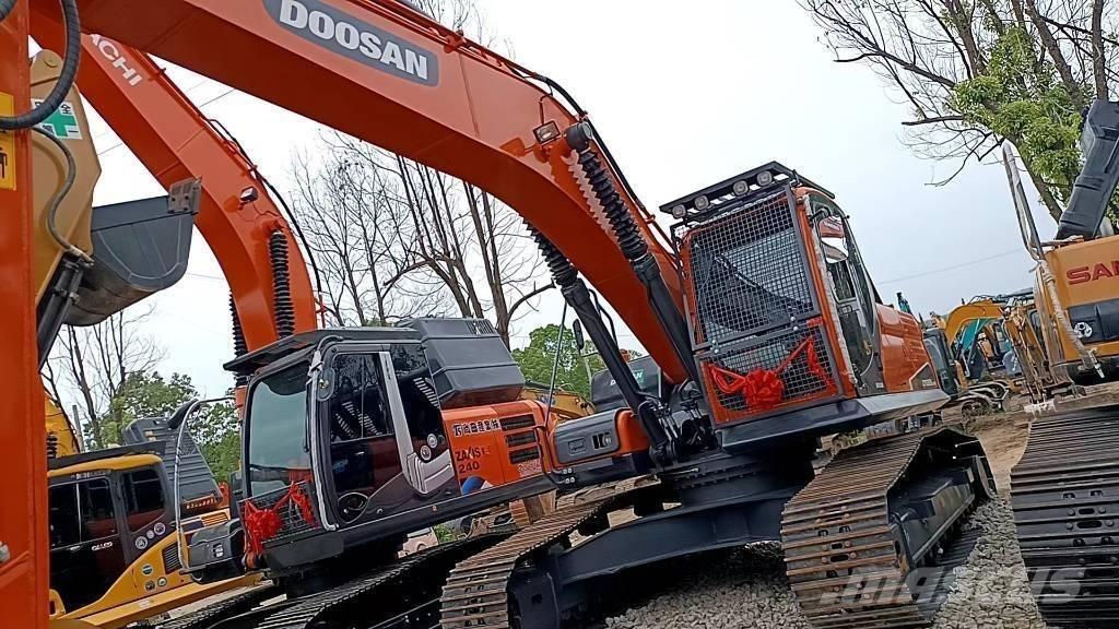 Doosan 225 LC-9 Гусеничні екскаватори