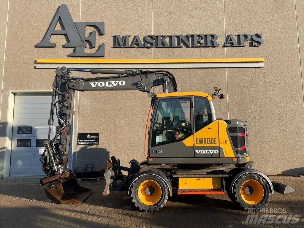 Volvo EWR130E Колісні екскаватори