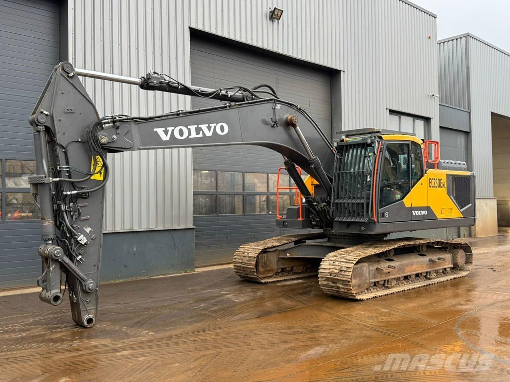 Volvo EC250ENL Гусеничні екскаватори