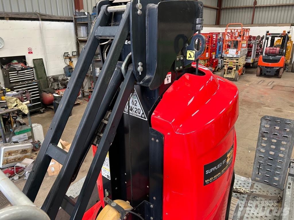Manitou 100 VJR Вертикальні щоглові підйомники