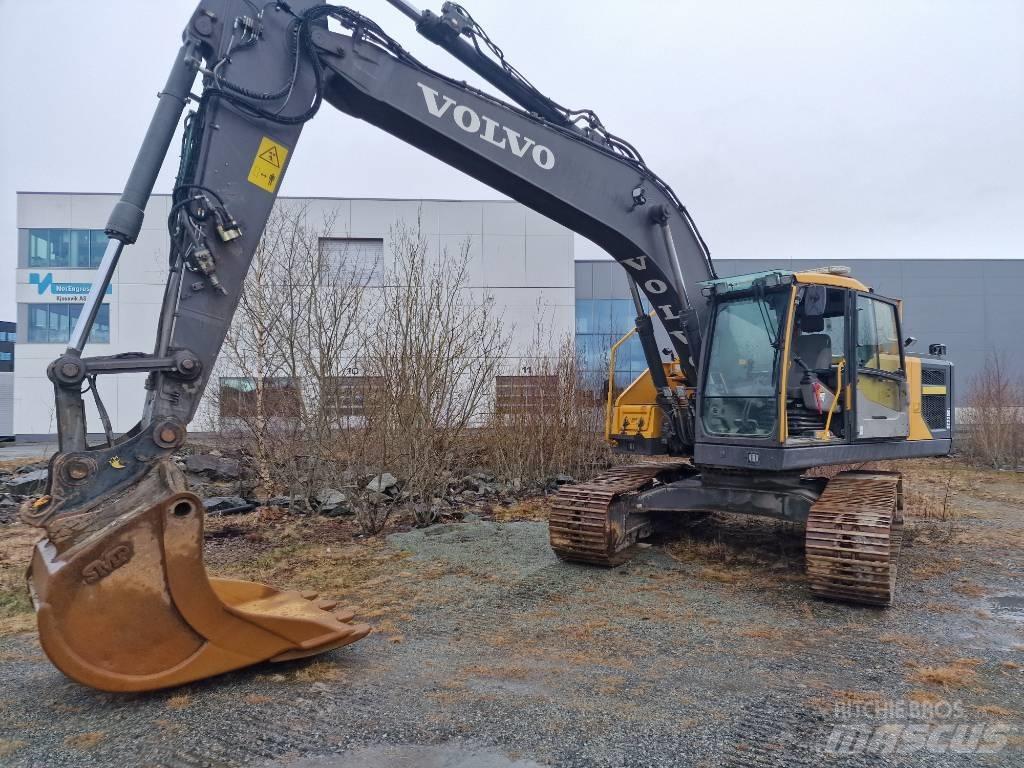 Volvo 220E Гусеничні екскаватори