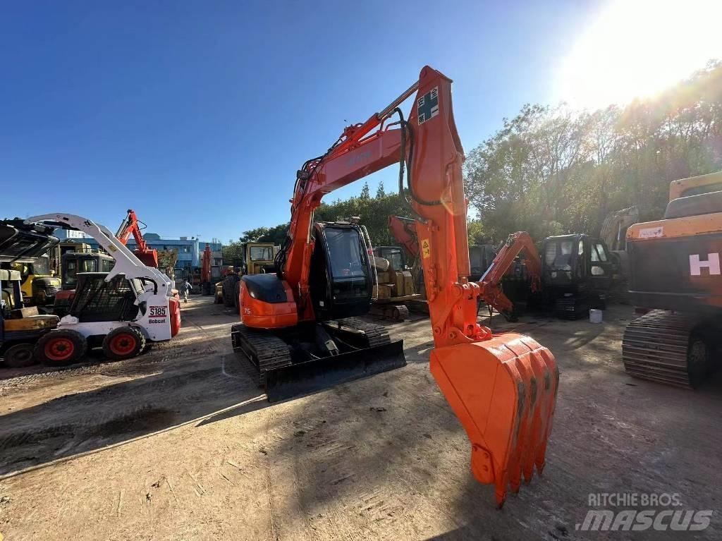 Hitachi ZX 75 Середні екскаватори 7т. - 12т.