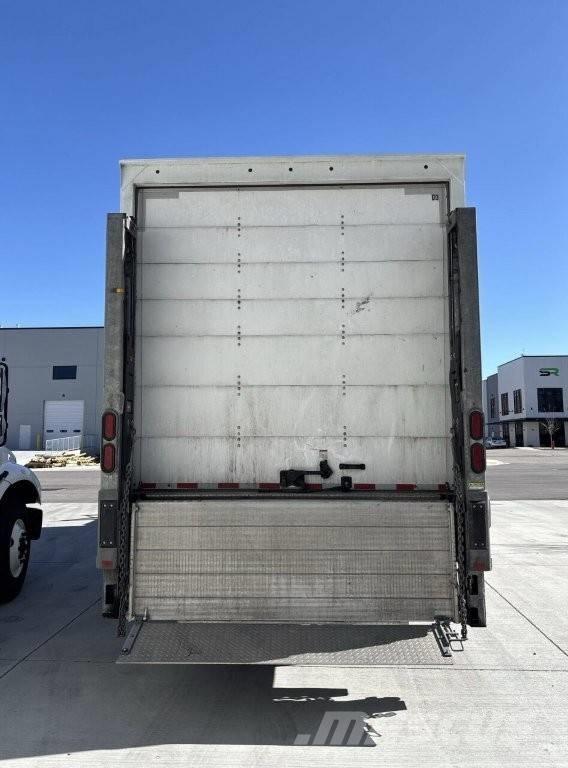 Freightliner M2 Фургони