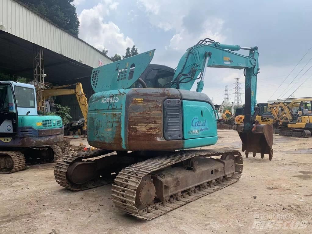 Kobelco SK 135 Гусеничні екскаватори