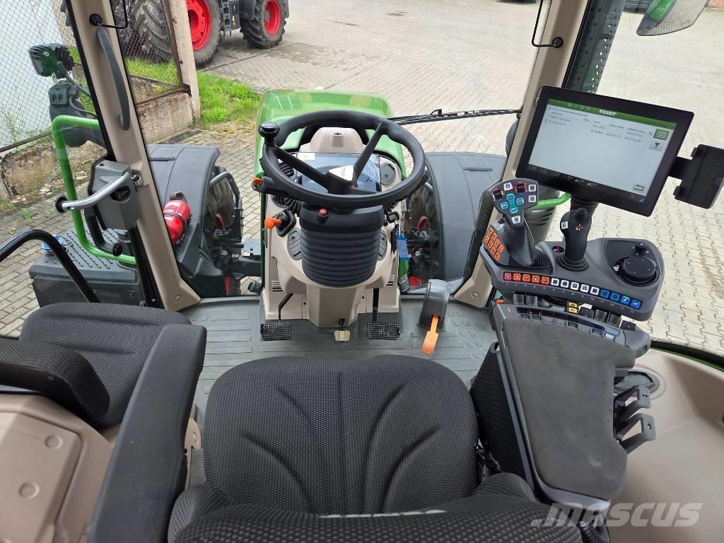 Fendt 724 Vario Трактори
