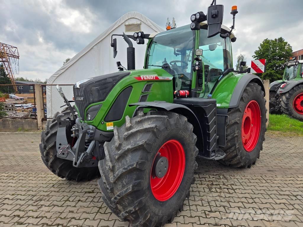 Fendt 724 Vario Трактори