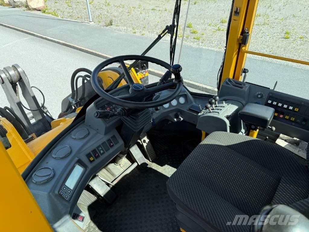 Volvo L 70 C Фронтальні навантажувачі
