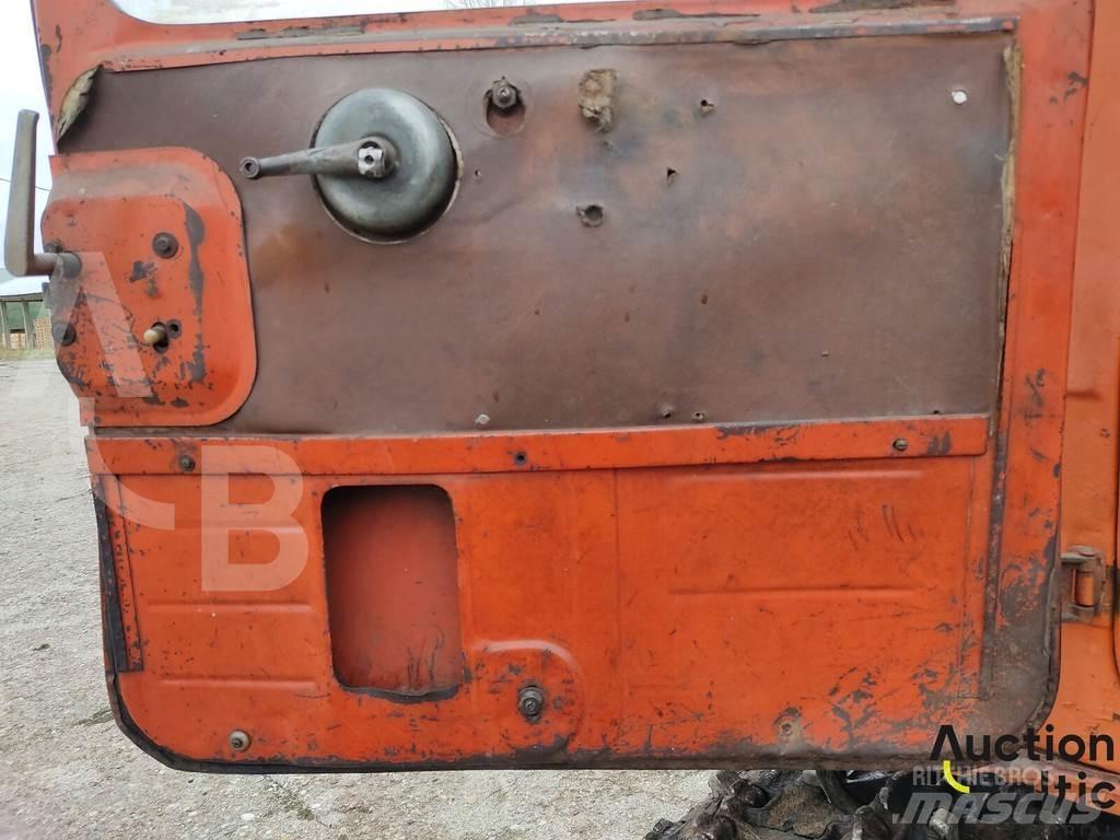  Onbekend DT-75 Гусеничні бульдозери