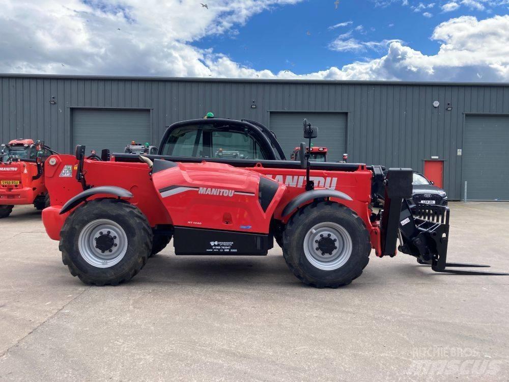 Manitou MT 1440 Телескопічні навантажувачі