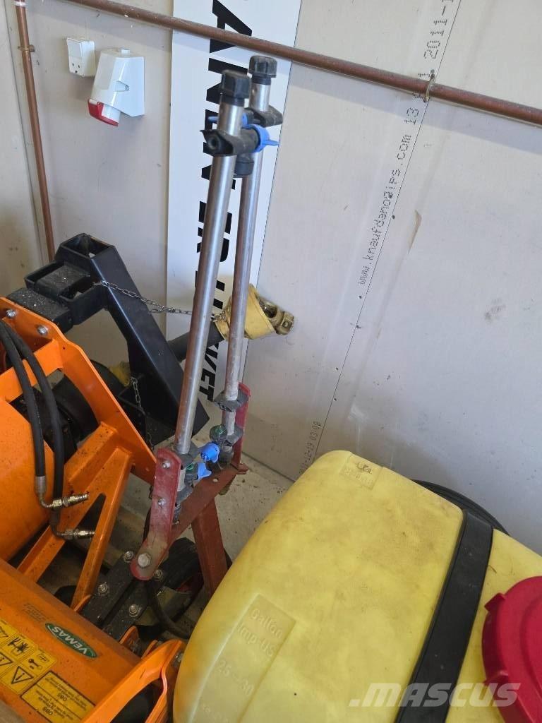 John Deere 855 Трактори