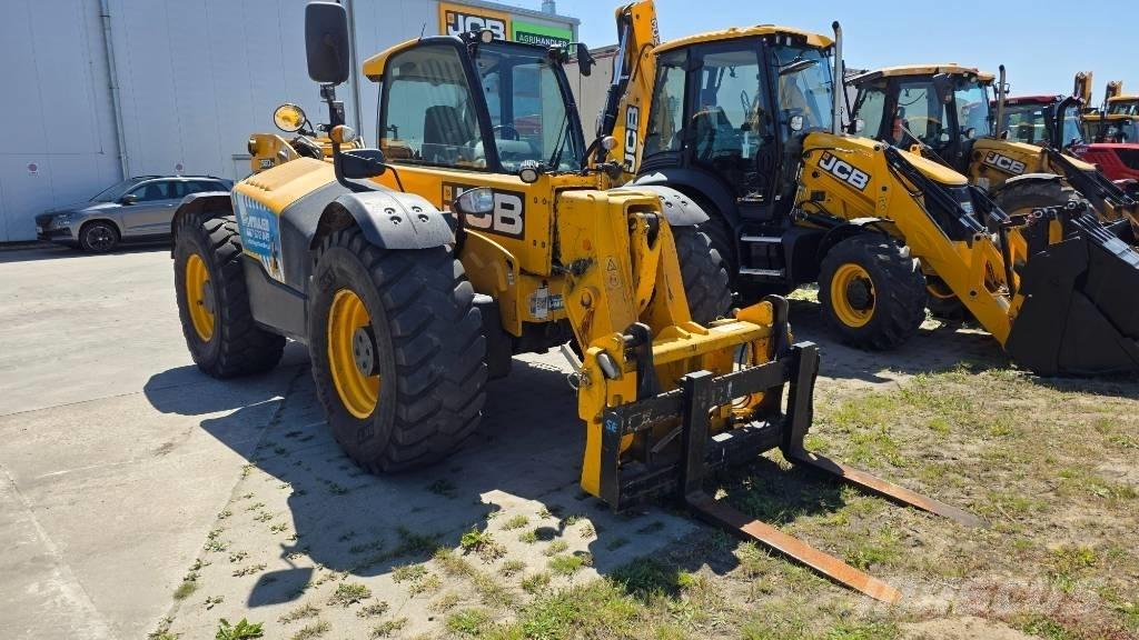 JCB 560-80 Agri Plus Телескопічні фронтальні навантажувачі