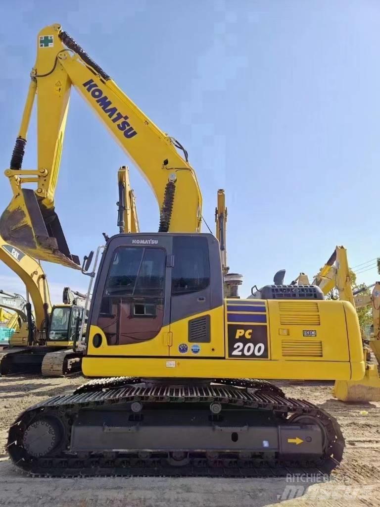 Komatsu PC 200-8 Гусеничні екскаватори