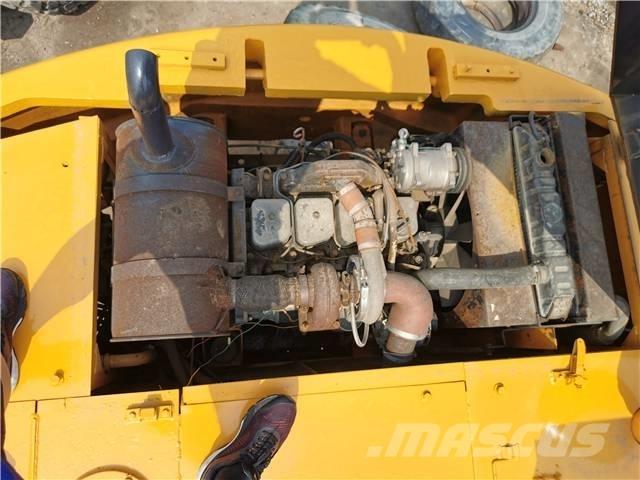 Hyundai R130WD Гусеничні екскаватори