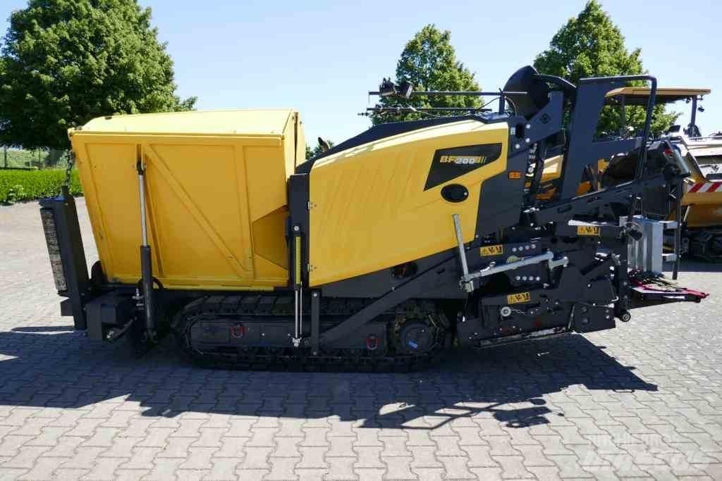 Bomag BF 200 C-2 Малогабаритні асфальтоукладальники