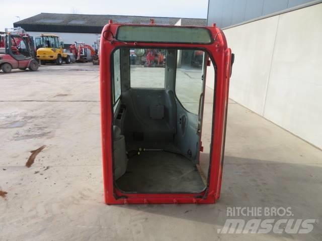 Volvo ECR 88 Кабіна