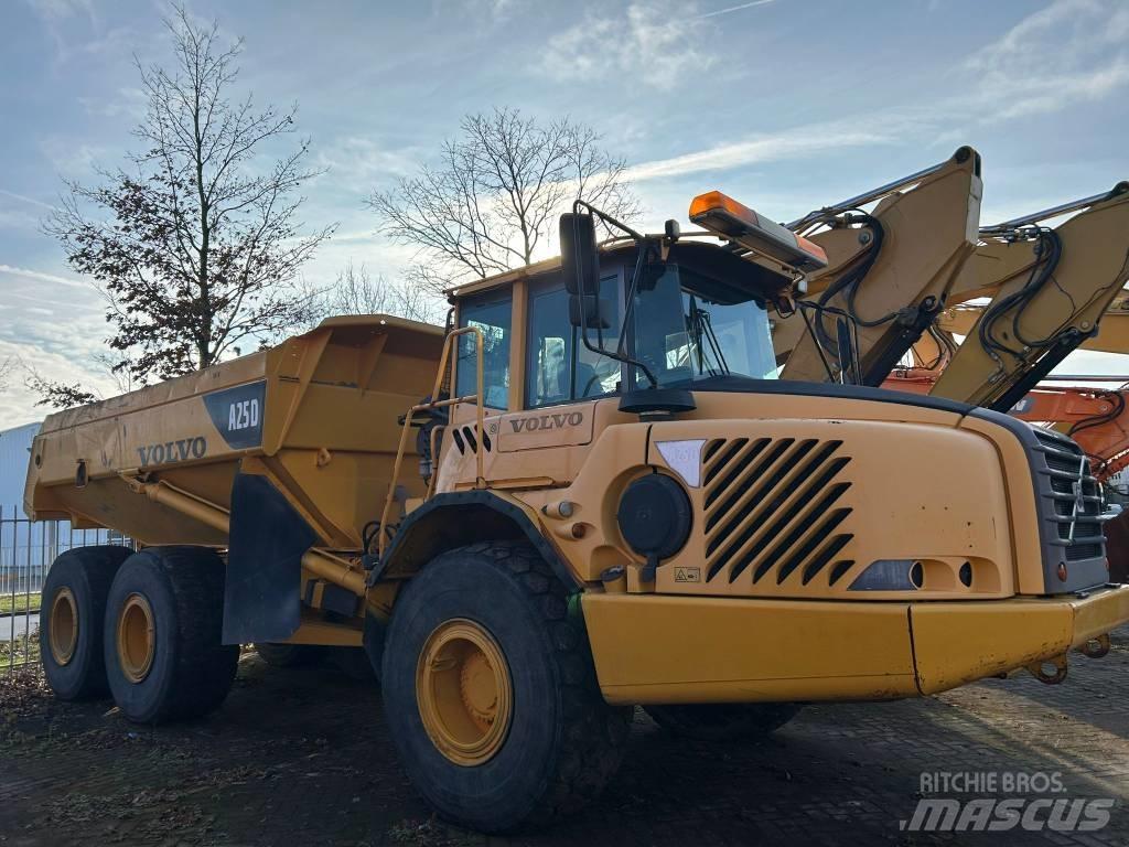 Volvo A 25 D Зчленовані самоскиди