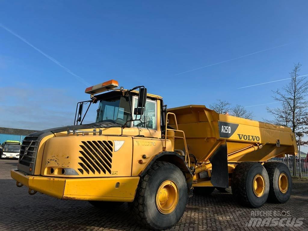 Volvo A 25 D Зчленовані самоскиди