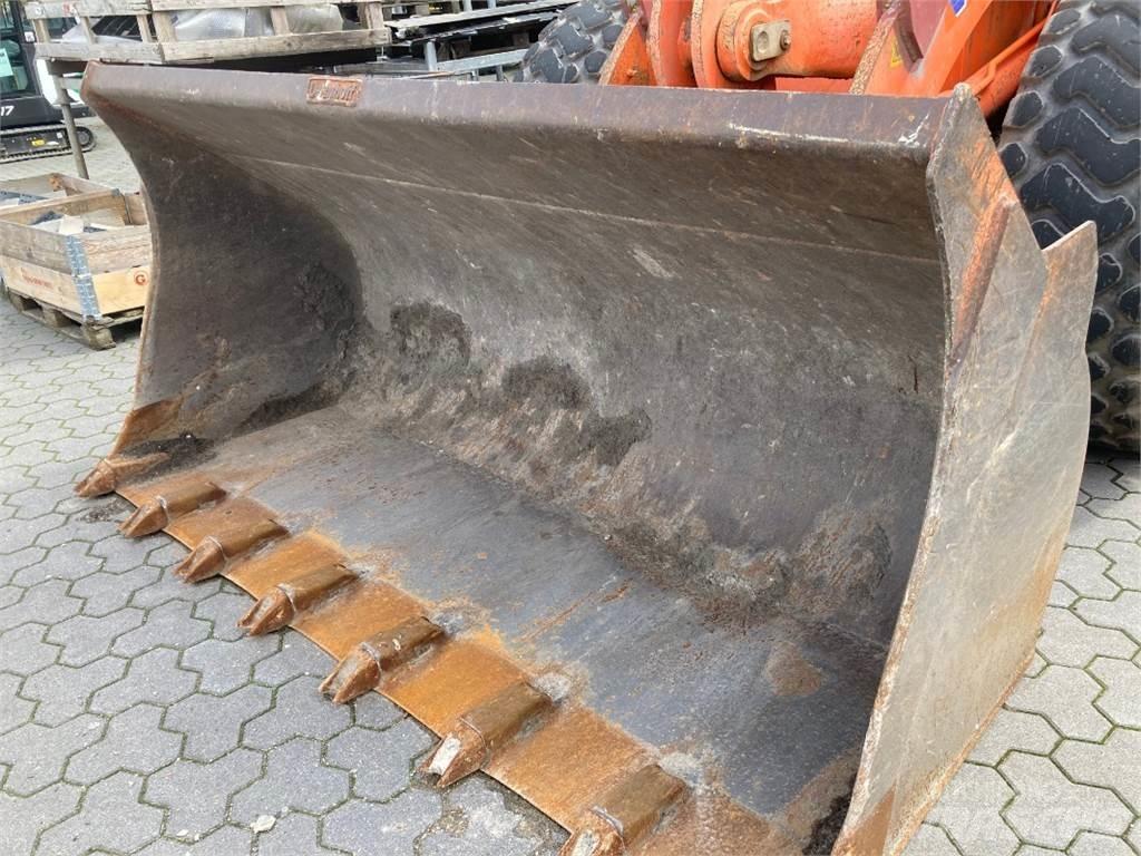 Fiat-Hitachi W 190 Фронтальні навантажувачі