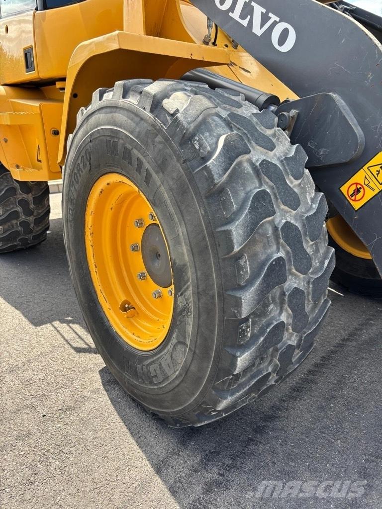 Volvo L 30 G Фронтальні навантажувачі