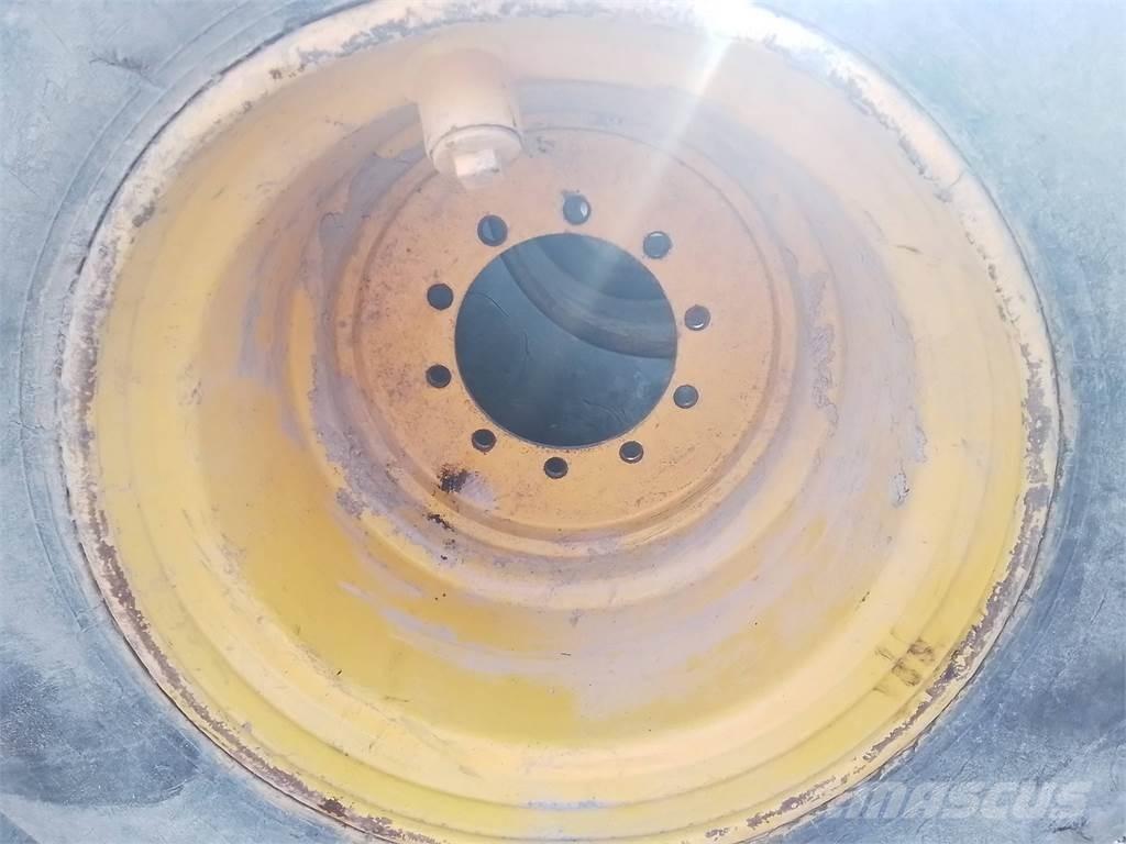 Ösa 250 24x26,5 Шини