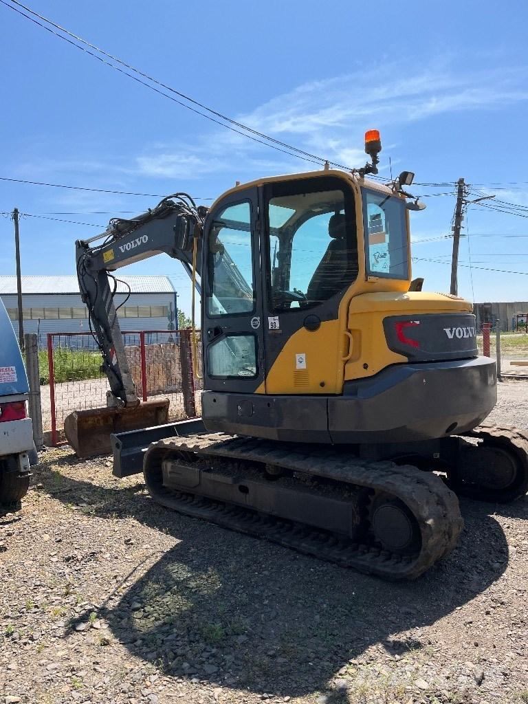 Volvo ECR88D Середні екскаватори 7т. - 12т.