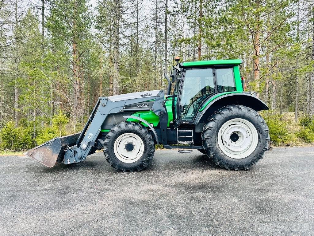 Valtra T 131 Трактори