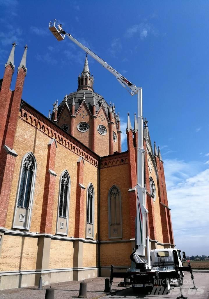 Cela DT 30 Автовишки на базі вантажівки