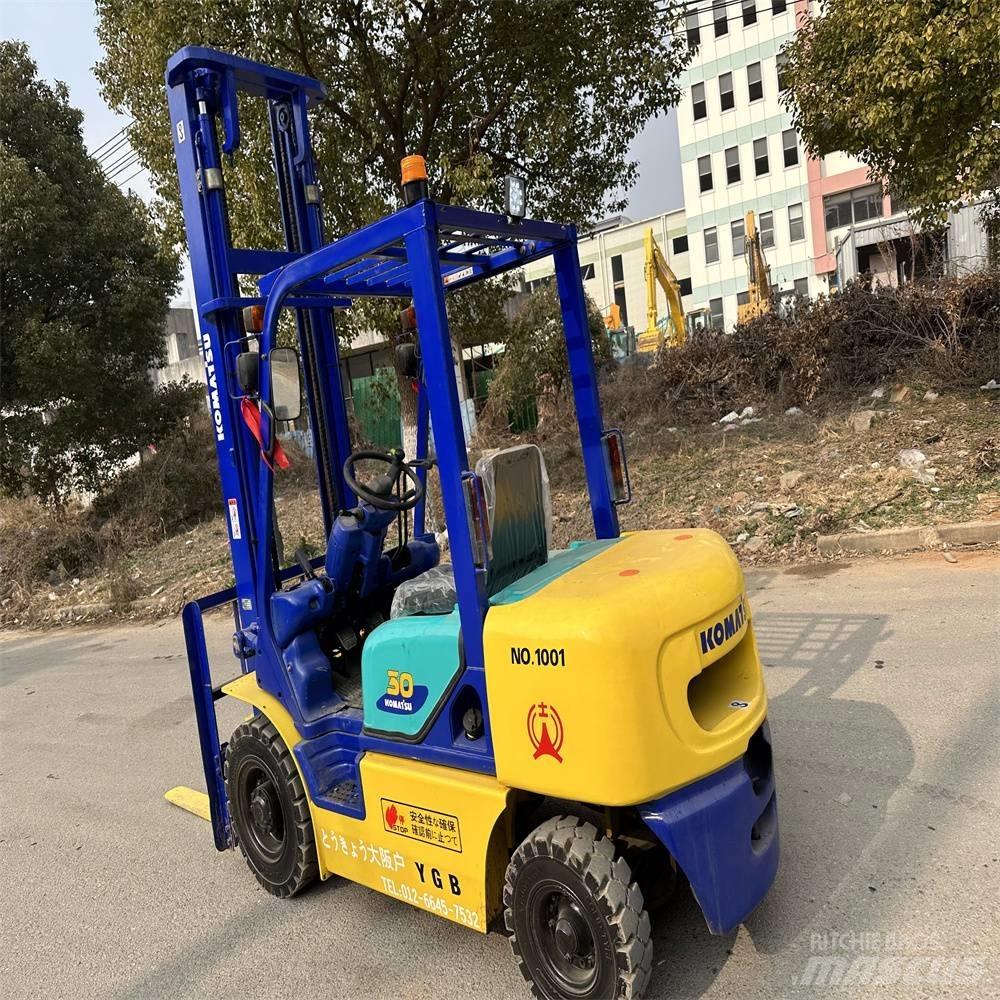 Komatsu FD30-14 Дизельні навантажувачі